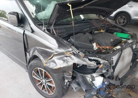 2019 Dodge Grand Caravan Gt z USA, uszkodzony, nr VIN 2C4RDGEG0KR619197